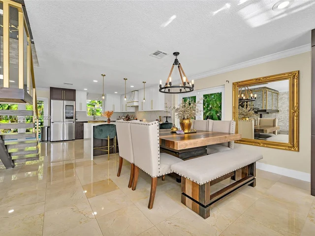 7949 NW 188th Ter, Hialeah FL 33015