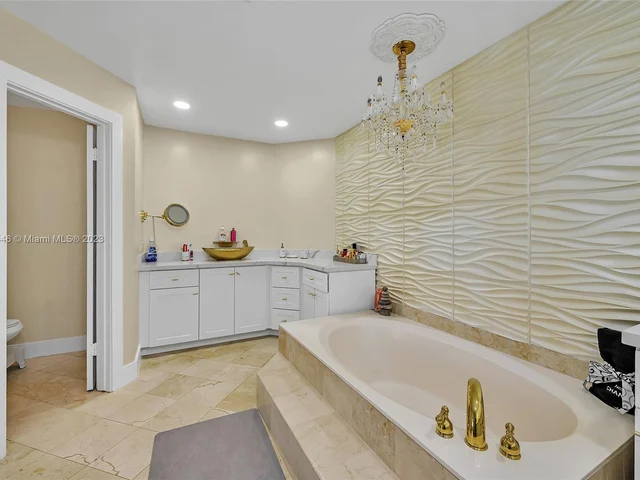 7949 NW 188th Ter, Hialeah FL 33015