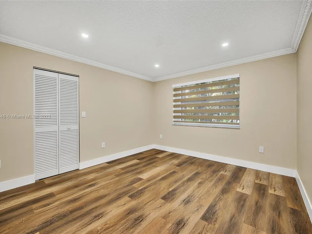 7949 NW 188th Ter, Hialeah FL 33015