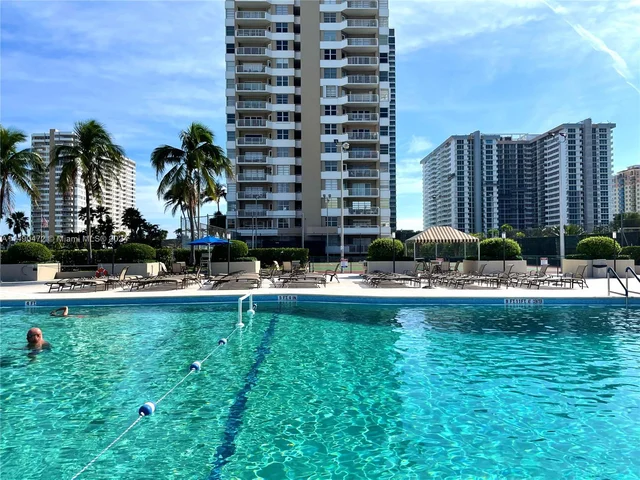 1985 S Ocean Dr # 14H, Hallandale Beach FL 33009