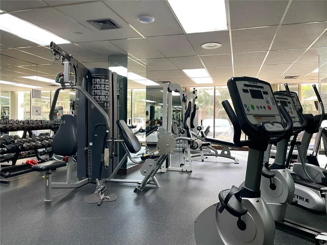 1985 S Ocean Dr # 14H, Hallandale Beach FL 33009