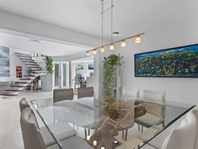 130 SW 24th Rd, Miami FL 33129