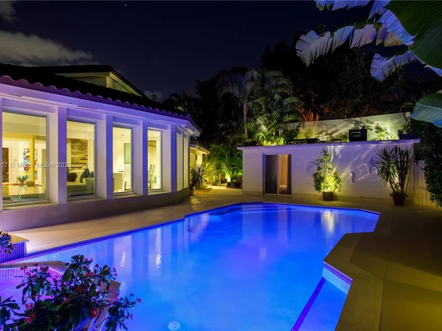 130 SW 24th Rd, Miami FL 33129