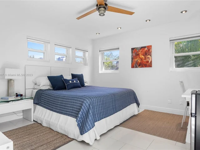 130 SW 24th Rd, Miami FL 33129