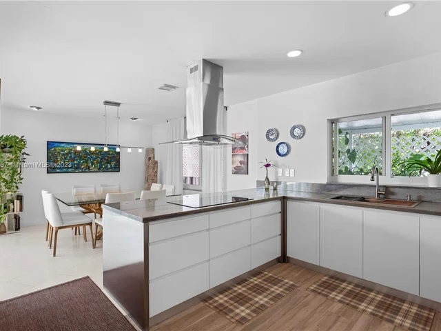 130 SW 24th Rd, Miami FL 33129