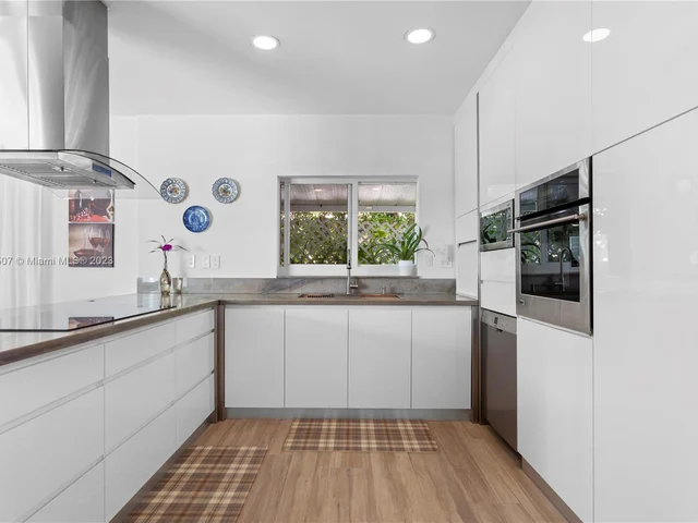 130 SW 24th Rd, Miami FL 33129