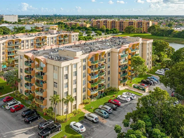 9360 Fontainebleau Blvd # 611, Miami FL 33172