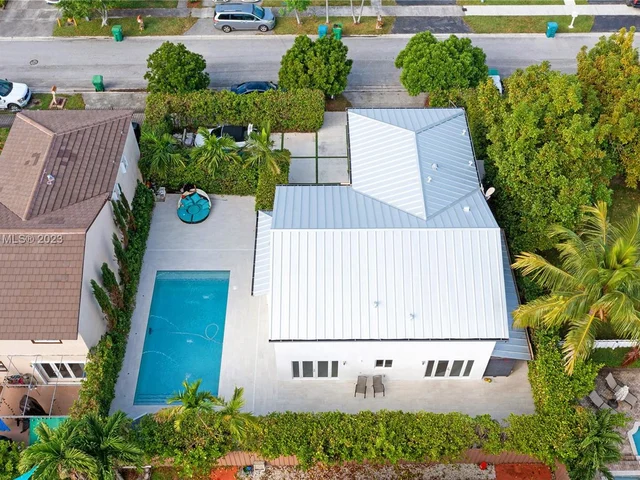 6763 SW 106 pl, Miami FL 33173