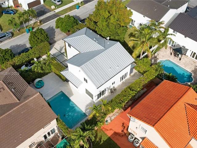 6763 SW 106 pl, Miami FL 33173