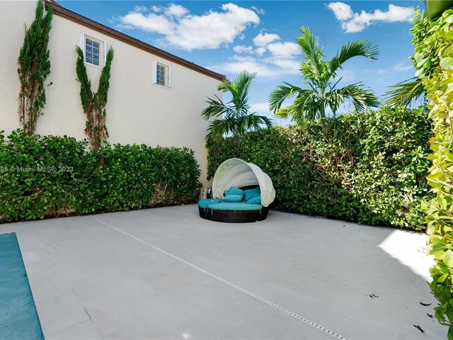 6763 SW 106 pl, Miami FL 33173