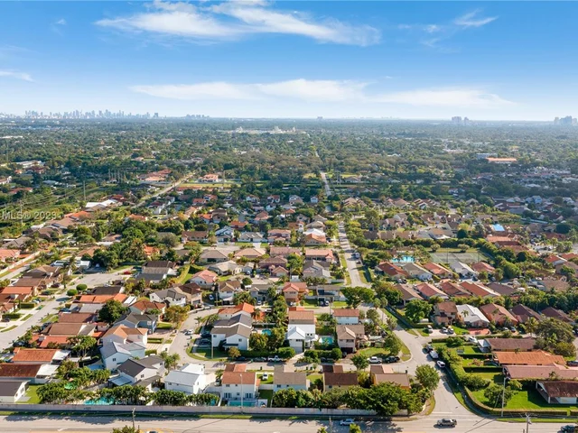 6763 SW 106 pl, Miami FL 33173