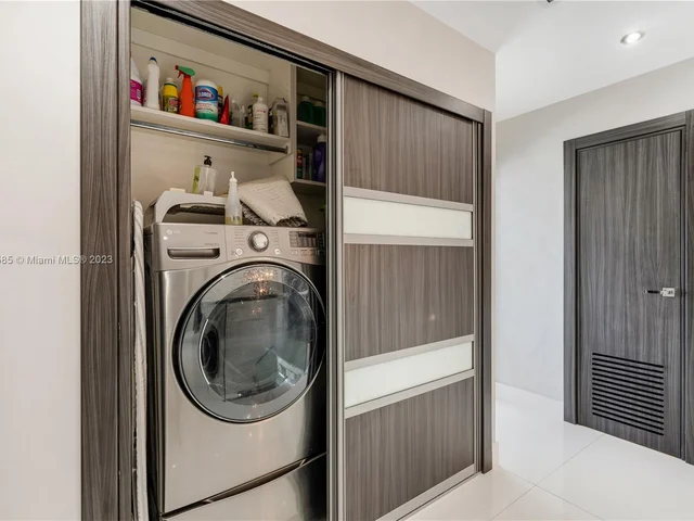 6763 SW 106 pl, Miami FL 33173