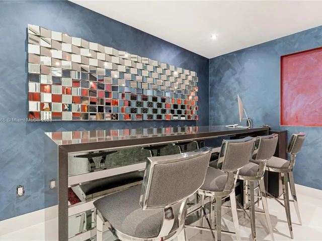 6763 SW 106 pl, Miami FL 33173