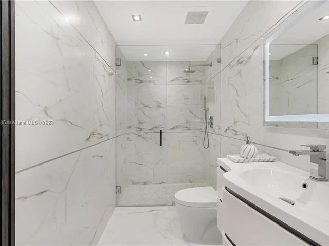 6763 SW 106 pl, Miami FL 33173