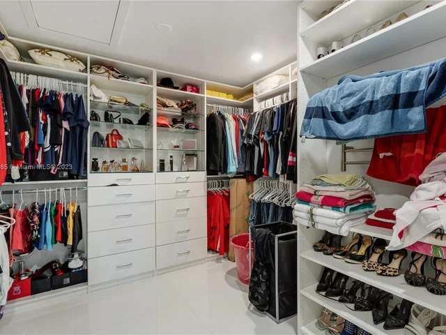 6763 SW 106 pl, Miami FL 33173