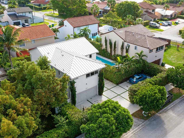 6763 SW 106 pl, Miami FL 33173