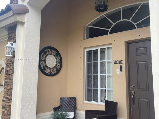 961 NE 36th Ave, Homestead FL 33033