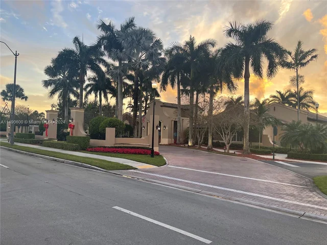 961 NE 36th Ave, Homestead FL 33033