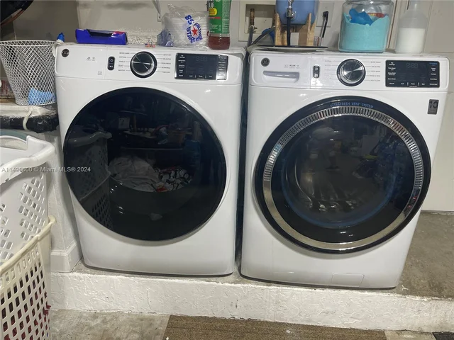 961 NE 36th Ave, Homestead FL 33033