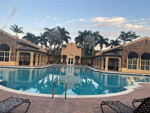 961 NE 36th Ave, Homestead FL 33033