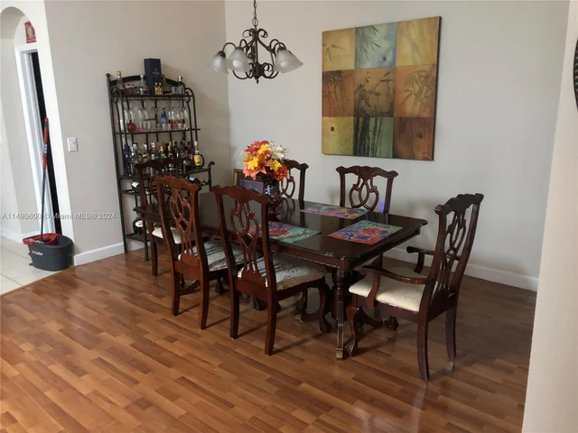 961 NE 36th Ave, Homestead FL 33033