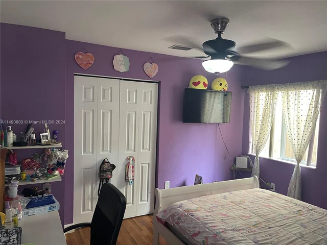 961 NE 36th Ave, Homestead FL 33033