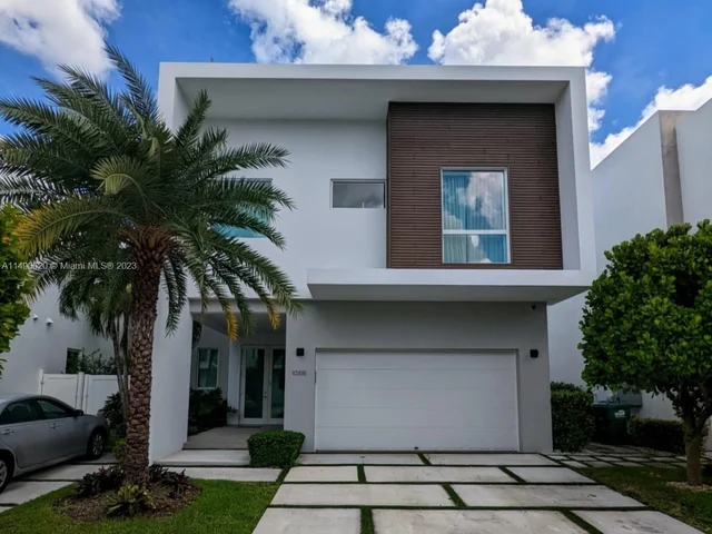 10581 NW 67th Ter, Doral FL 33178