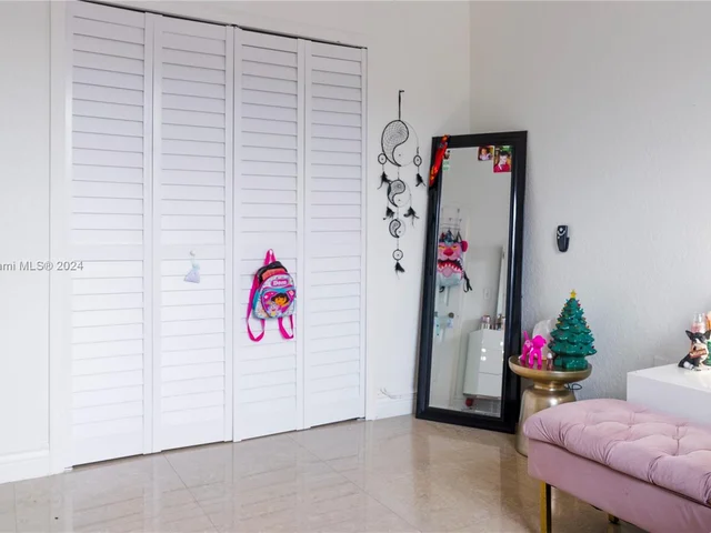 14929 NW 92nd Ave, Miami Lakes FL 33018