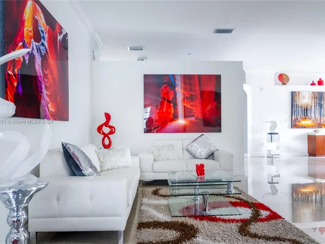 14929 NW 92nd Ave, Miami Lakes FL 33018