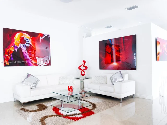 14929 NW 92nd Ave, Miami Lakes FL 33018