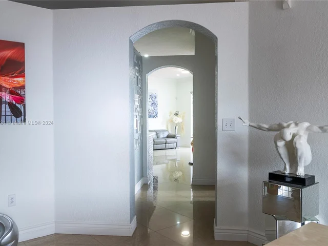 14929 NW 92nd Ave, Miami Lakes FL 33018