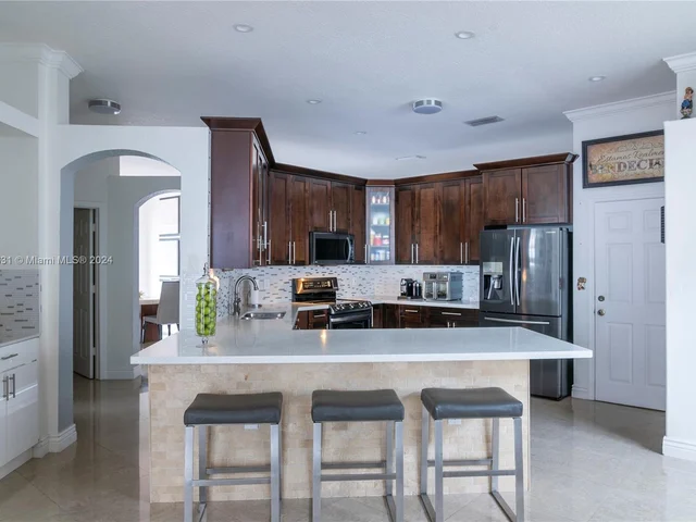 14929 NW 92nd Ave, Miami Lakes FL 33018