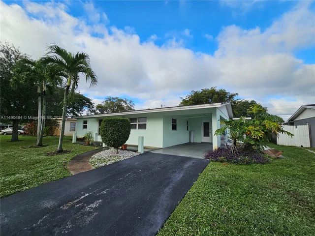 395 SW 64th Ter, Margate FL 33068