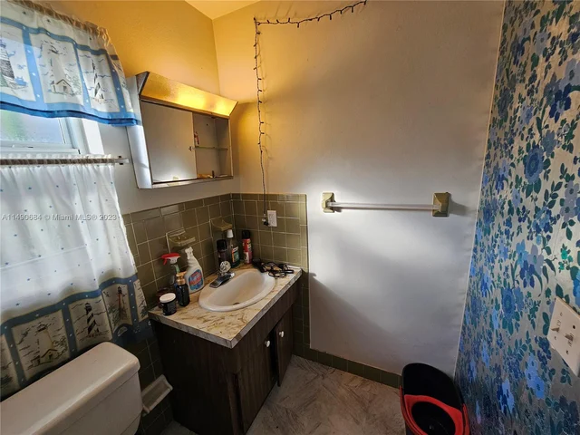 395 SW 64th Ter, Margate FL 33068