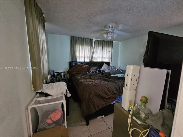 395 SW 64th Ter, Margate FL 33068