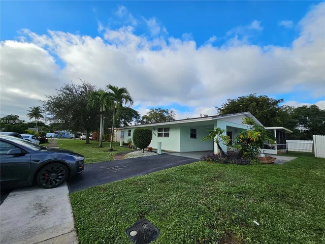 395 SW 64th Ter, Margate FL 33068