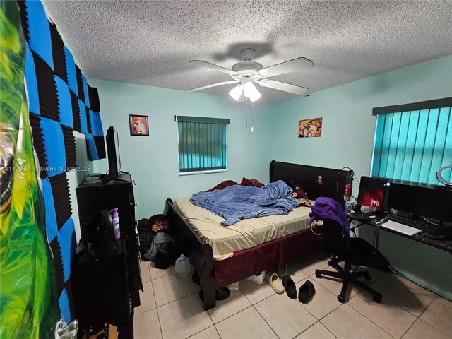 395 SW 64th Ter, Margate FL 33068