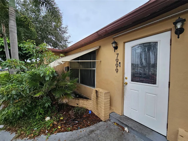 7999 NW 3rd Pl, Margate FL 33063