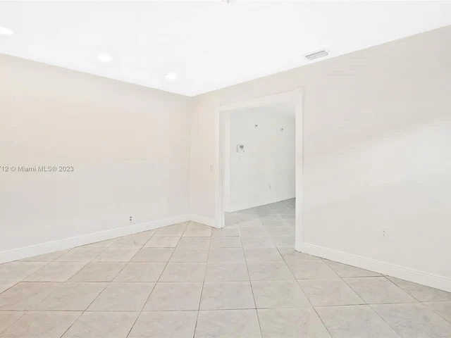 256 NW 82nd Ter, Miami FL 33150