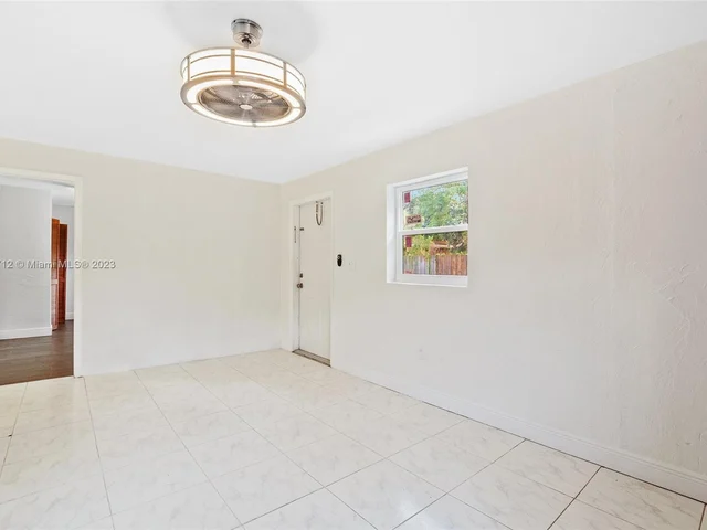 256 NW 82nd Ter, Miami FL 33150