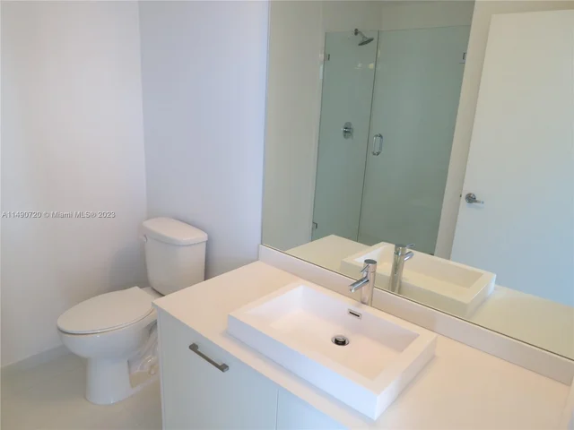 151 SE 1 St # 2804, Miami FL 33131