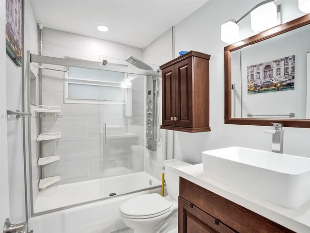 5940 NE 2nd Ave, Oakland Park FL 33334