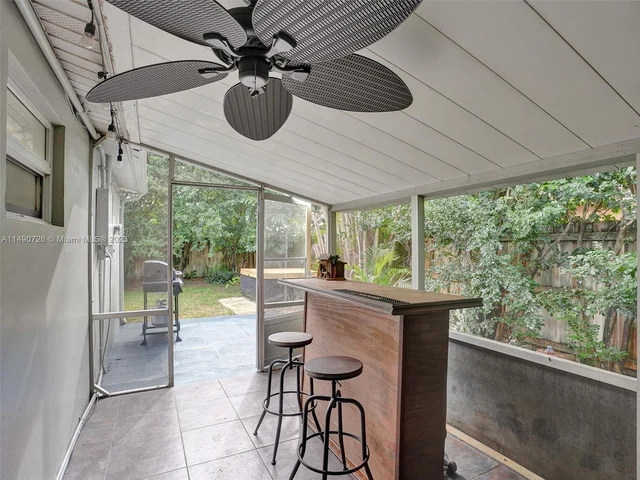 5940 NE 2nd Ave, Oakland Park FL 33334