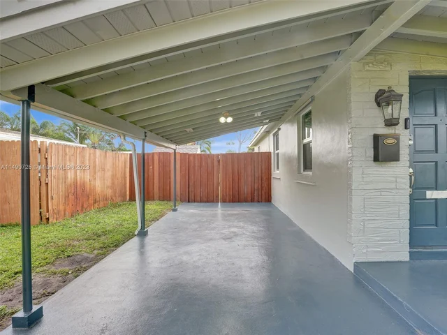 5940 NE 2nd Ave, Oakland Park FL 33334