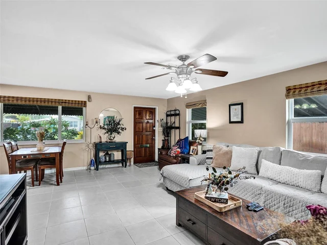 5940 NE 2nd Ave, Oakland Park FL 33334