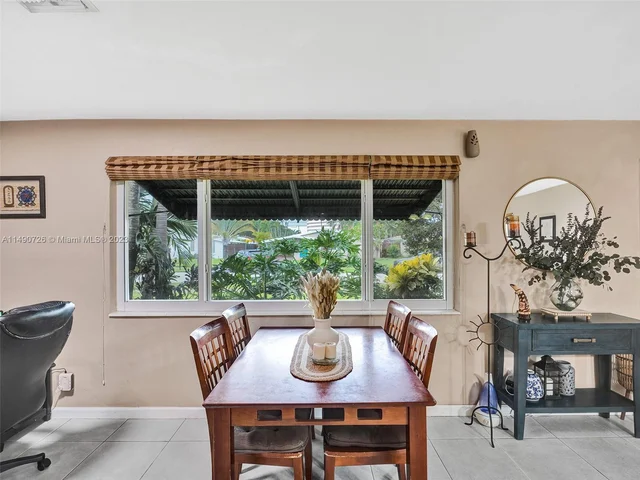 5940 NE 2nd Ave, Oakland Park FL 33334