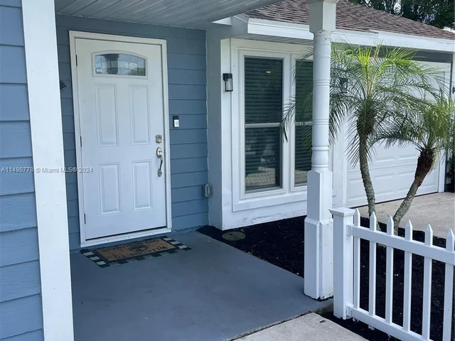 9091 Chrysanthemum Dr, Boynton Beach FL 33472