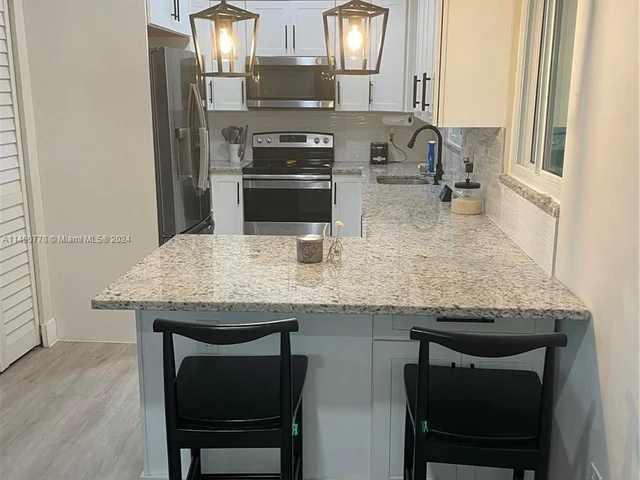 9091 Chrysanthemum Dr, Boynton Beach FL 33472