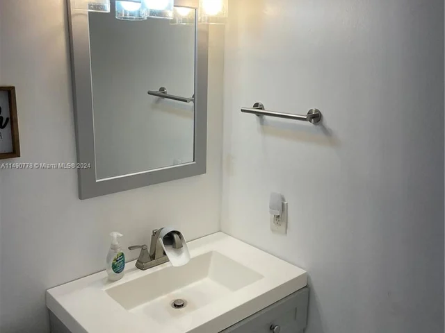 9091 Chrysanthemum Dr, Boynton Beach FL 33472