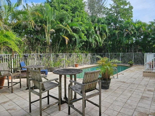 7535 Greenville Cir, Lake Worth FL 33467